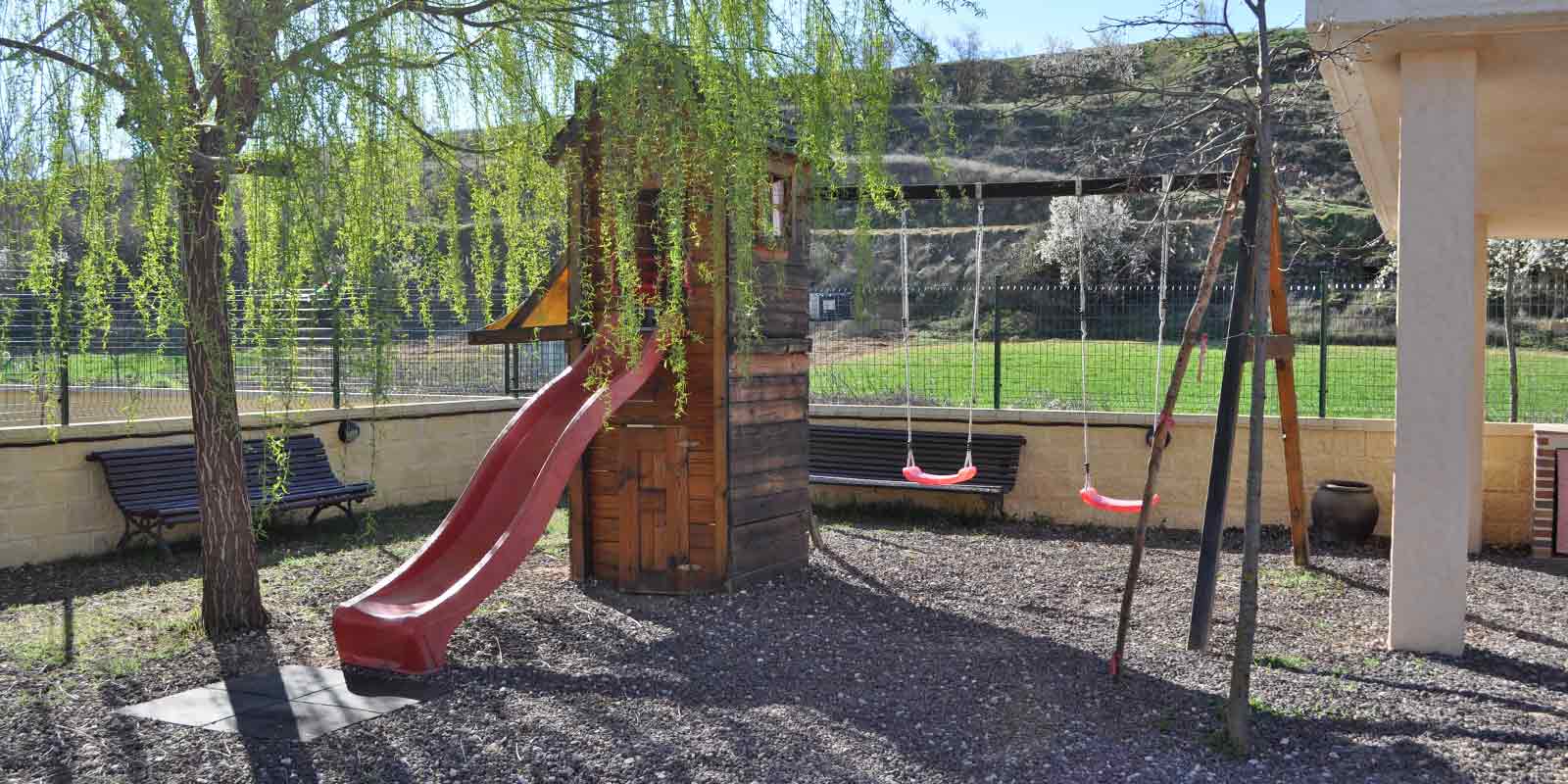 Casa rural en Cuenca parque infantil